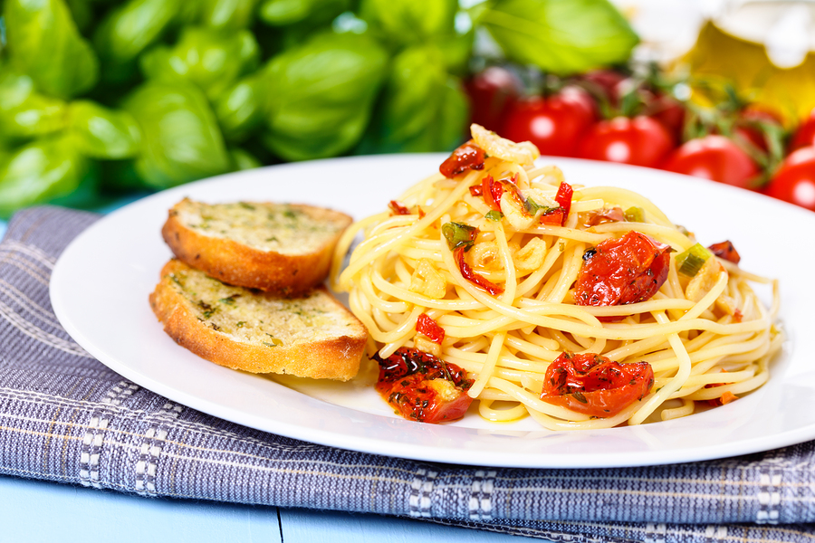 Spicy Roasted Tomatoes with Spaghetti